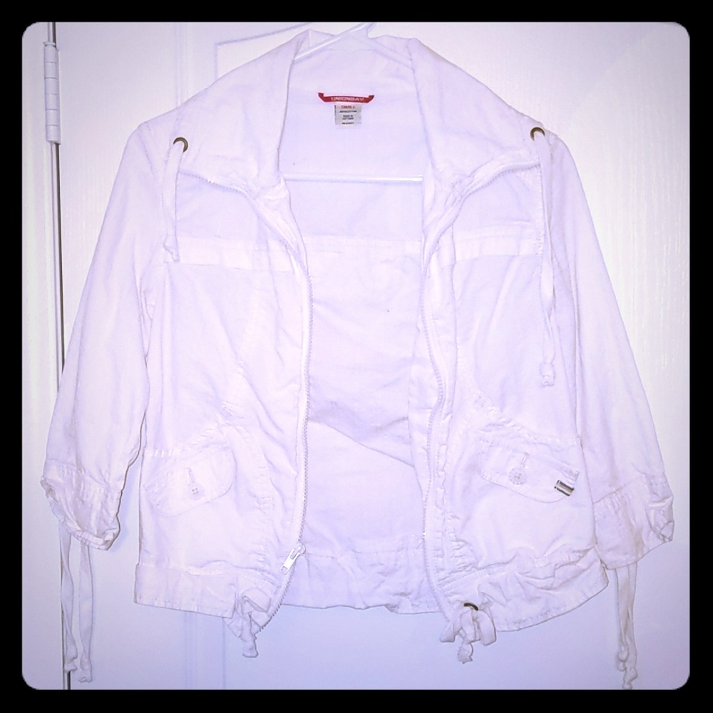 White 3/4 sleeve jaxket